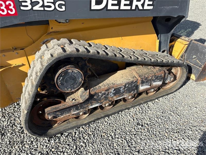 John Deere 325G لوادر انزلاقية التوجيه