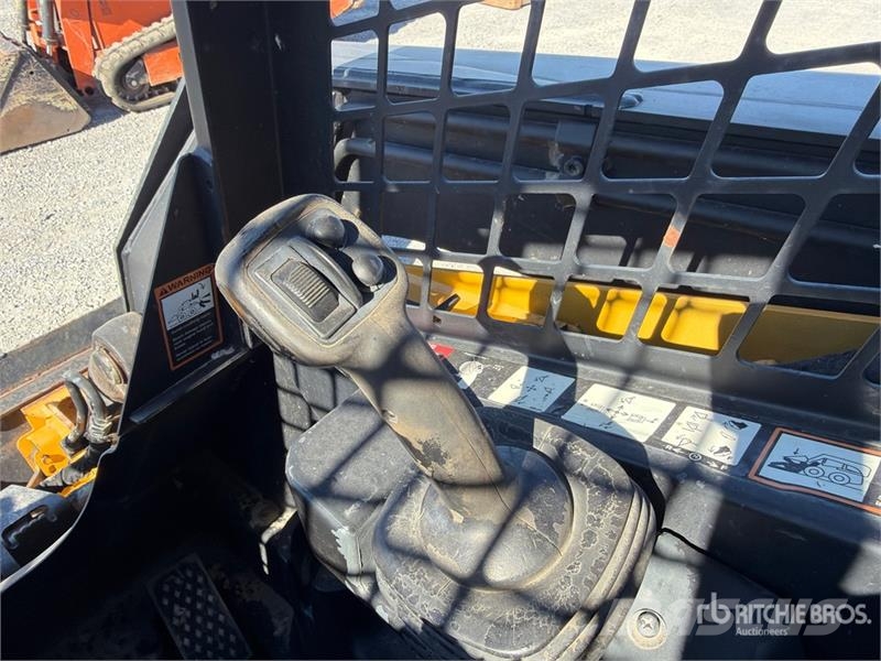 John Deere 329E Kompaktlastare