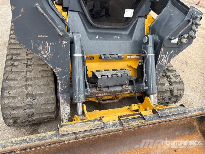 John Deere 331G Minicargadoras