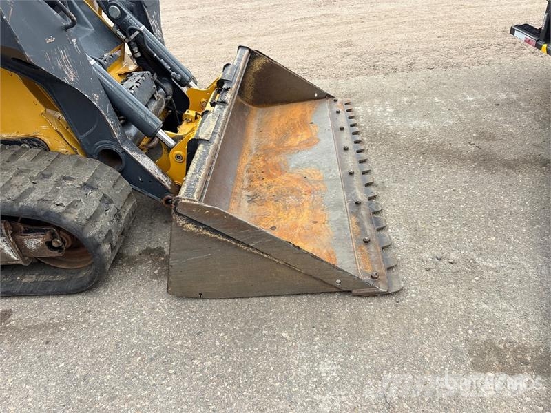 John Deere 331G Minicargadoras