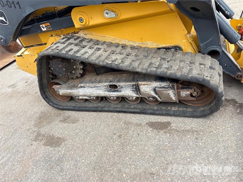 John Deere 331G Minicargadoras