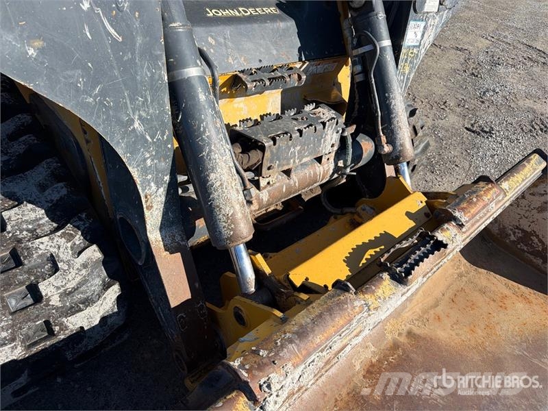 John Deere 331G Ładowarki burtowe