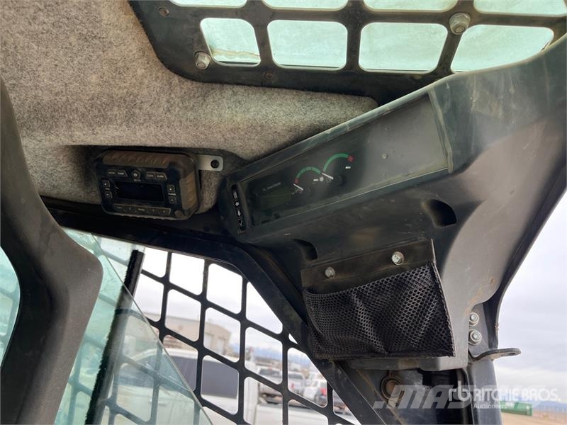 John Deere 331G スキッドステアローダー