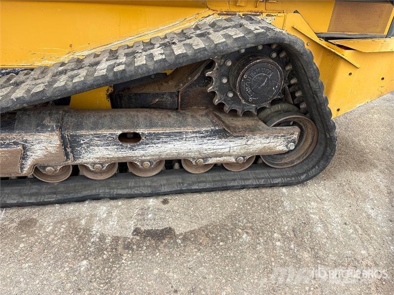 John Deere 331G Minicargadoras