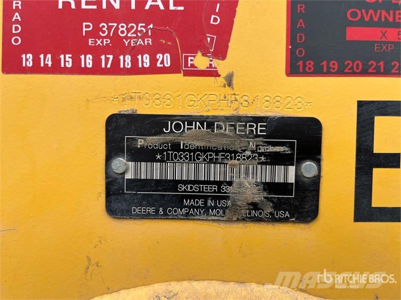John Deere 331G スキッドステアローダー