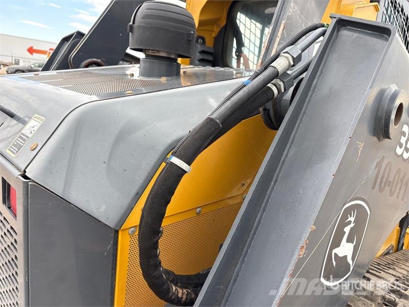 John Deere 331G Minicargadoras