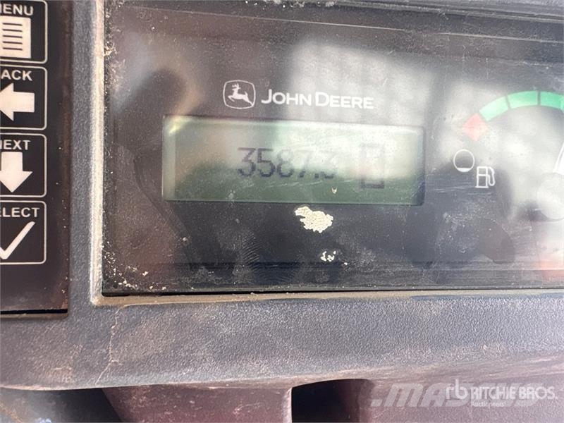 John Deere 331G لوادر انزلاقية التوجيه