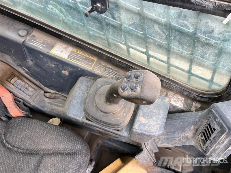 John Deere 331G スキッドステアローダー