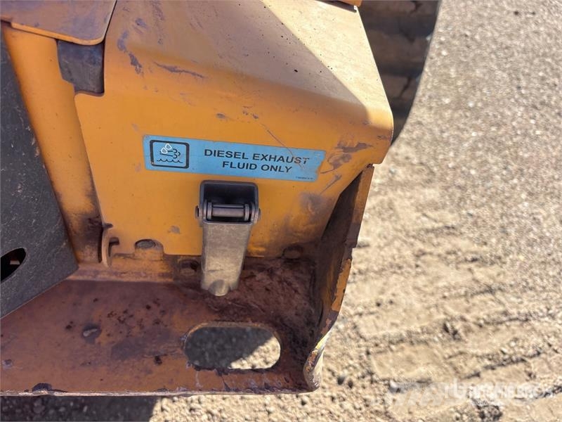 John Deere 331G لوادر انزلاقية التوجيه