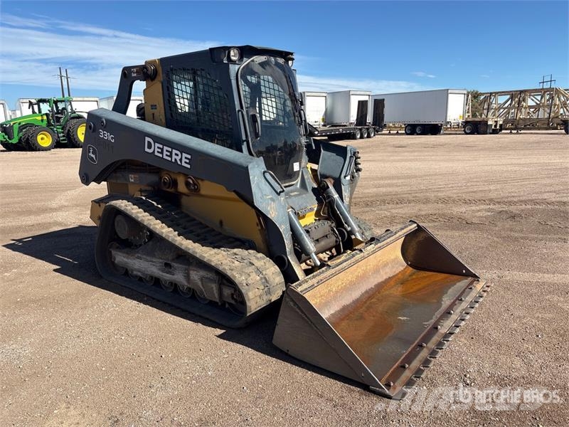 John Deere 331G لوادر انزلاقية التوجيه