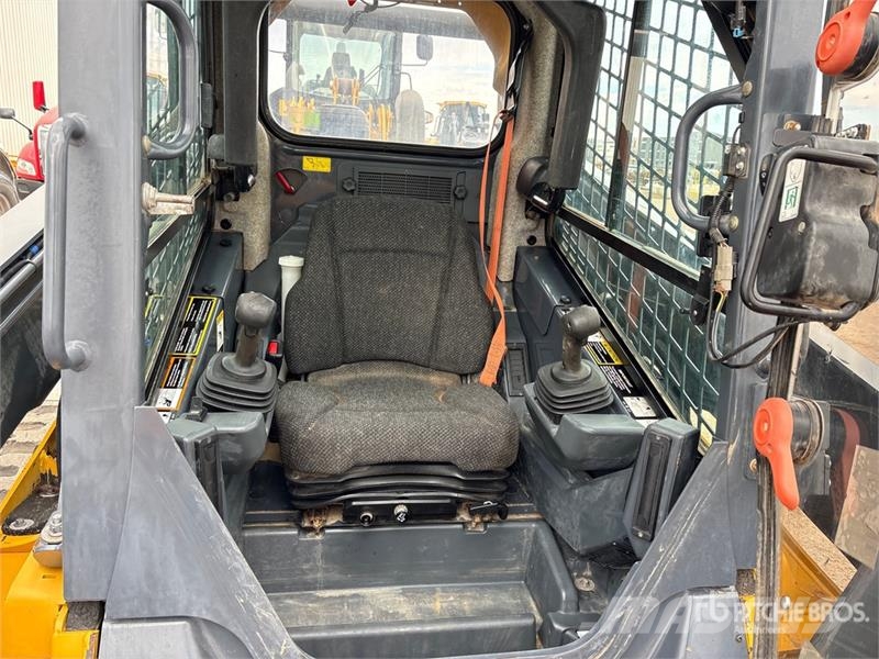 John Deere 331G Minicargadoras