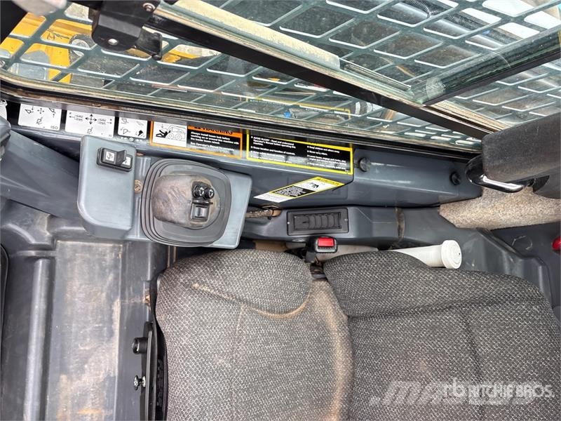 John Deere 331G Minicargadoras