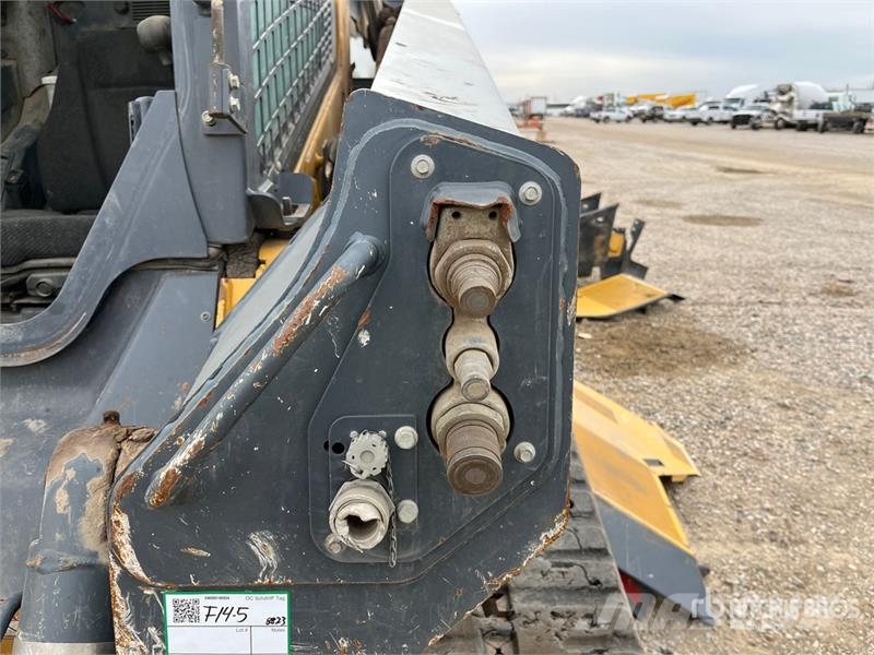 John Deere 331G スキッドステアローダー