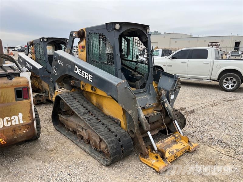 John Deere 331G スキッドステアローダー