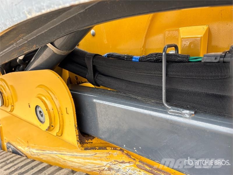John Deere 331G Minicargadoras