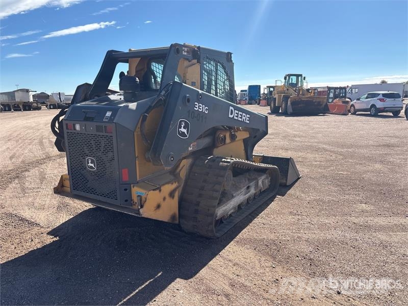 John Deere 331G لوادر انزلاقية التوجيه
