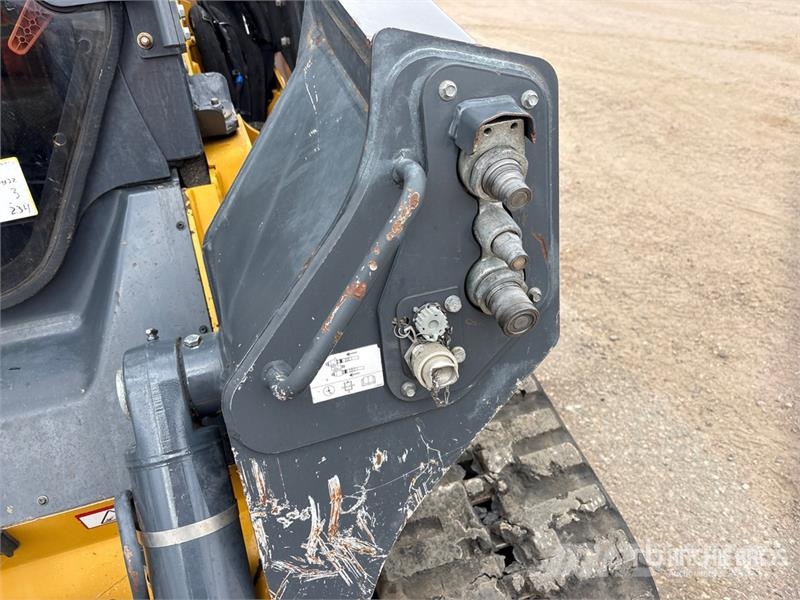 John Deere 331G Minicargadoras