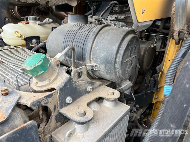 John Deere 331G スキッドステアローダー