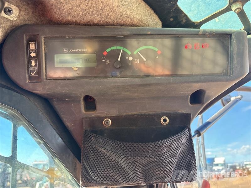 John Deere 331G لوادر انزلاقية التوجيه