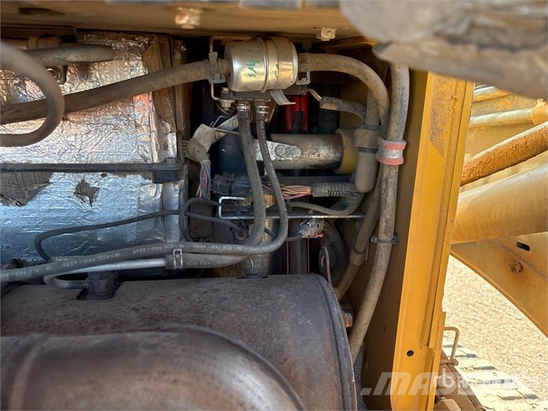 John Deere 331G لوادر انزلاقية التوجيه