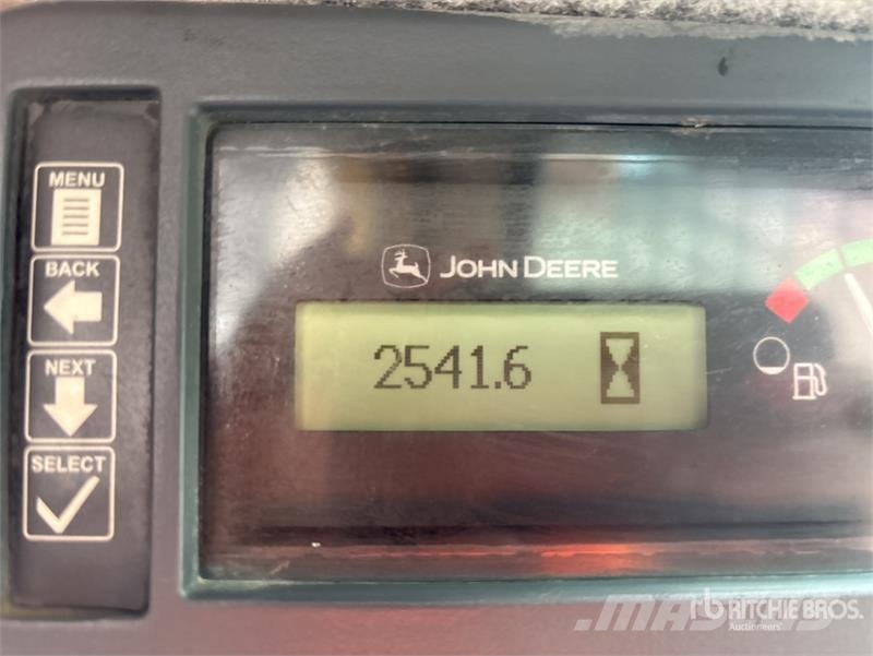 John Deere 332D لوادر انزلاقية التوجيه