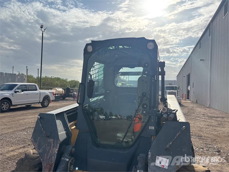 John Deere 332D لوادر انزلاقية التوجيه