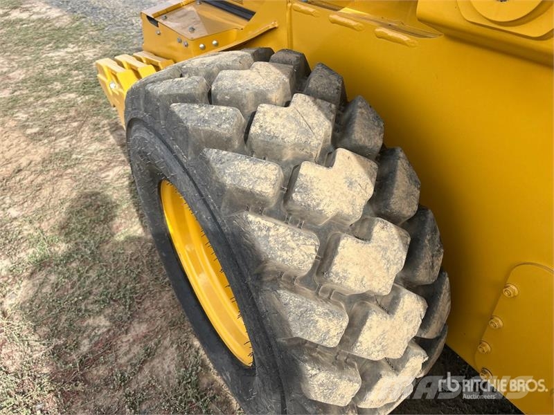 John Deere 332G Kompaktlader