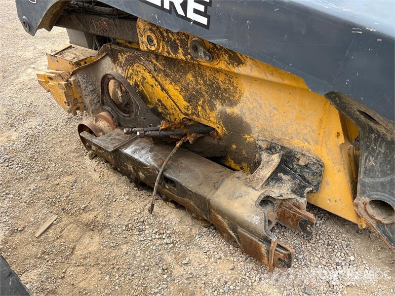 John Deere 333G スキッドステアローダー