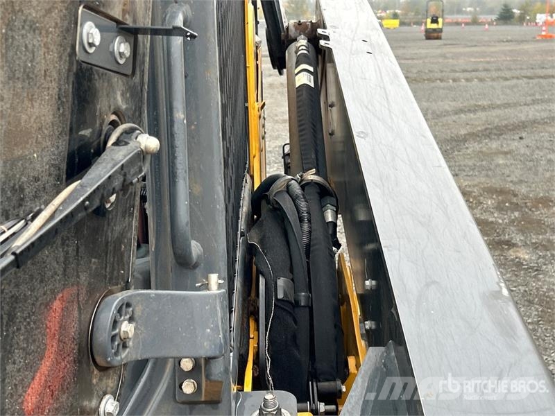 John Deere 335 P-Tier Two-Speed High Flow Compact Track Loade Skid steer loaders