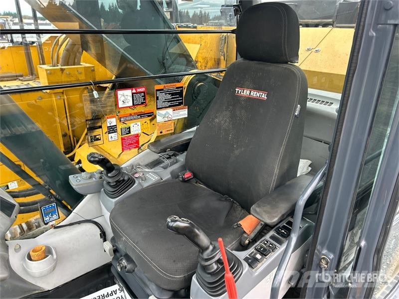 John Deere 345G LC Tracked Excavator حفارات زحافة