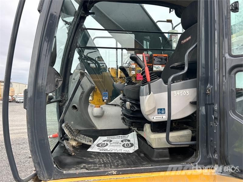 John Deere 345G LC Tracked Excavator حفارات زحافة