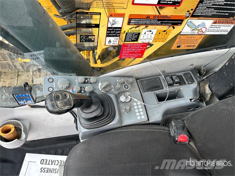 John Deere 345G LC Tracked Excavator حفارات زحافة