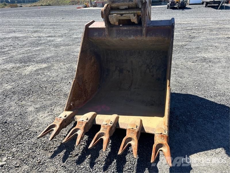 John Deere 350G LC Tracked Excavator حفارات زحافة