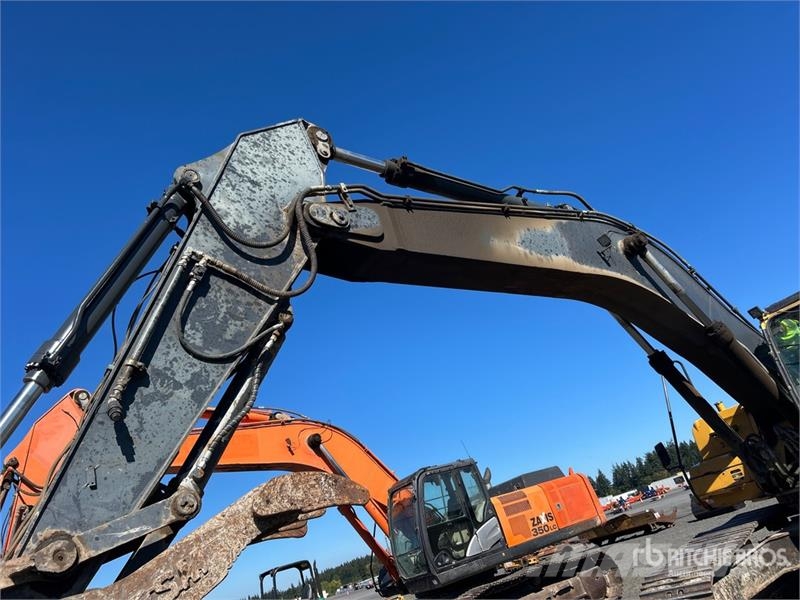 John Deere 350G LC Tracked Excavator حفارات زحافة