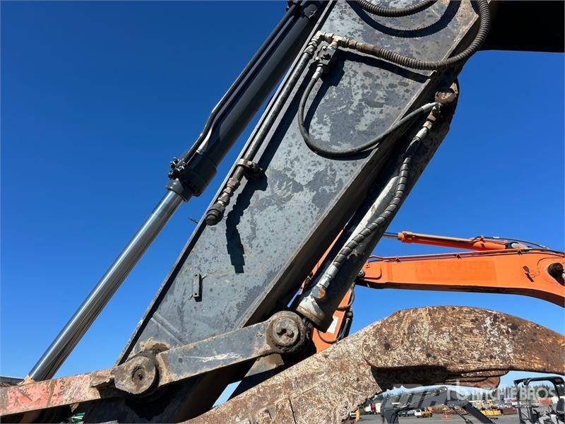 John Deere 350G LC Tracked Excavator حفارات زحافة