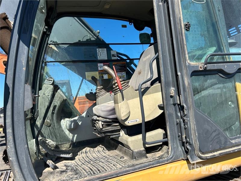 John Deere 350G LC Tracked Excavator حفارات زحافة