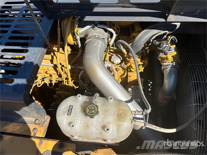 John Deere 350G LC Tracked Excavator حفارات زحافة