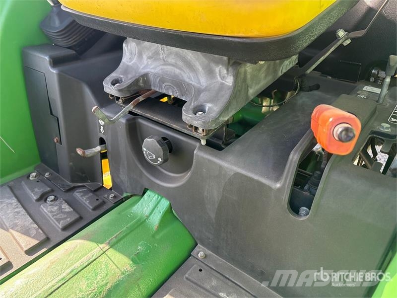 John Deere 4066M Utility Tractor Kleintraktoren