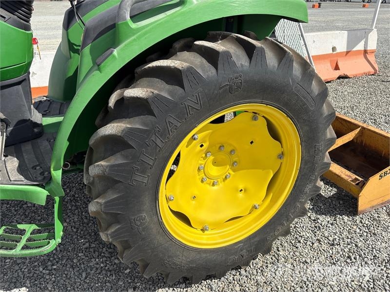John Deere 4066M Utility Tractor Micro tracteur