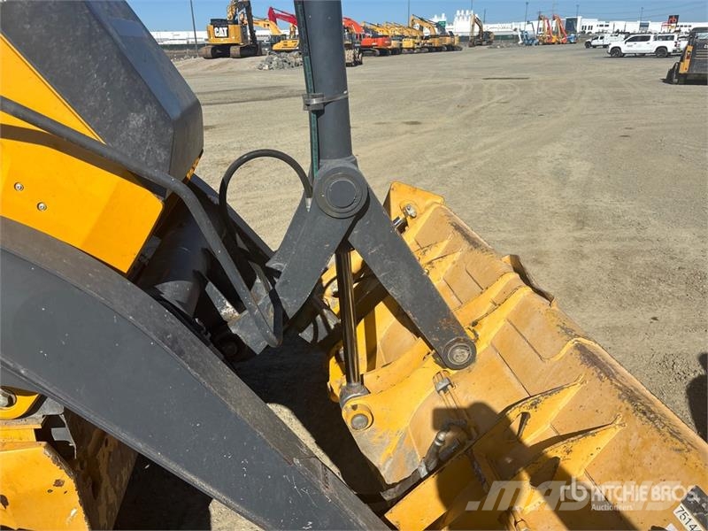 John Deere 410 TLB's