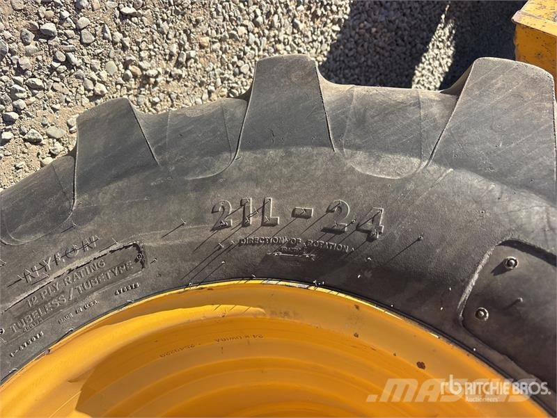 John Deere 410G Graaf-laadcombinaties