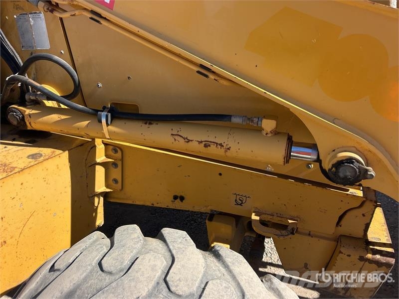 John Deere 410G Retroescavadeiras