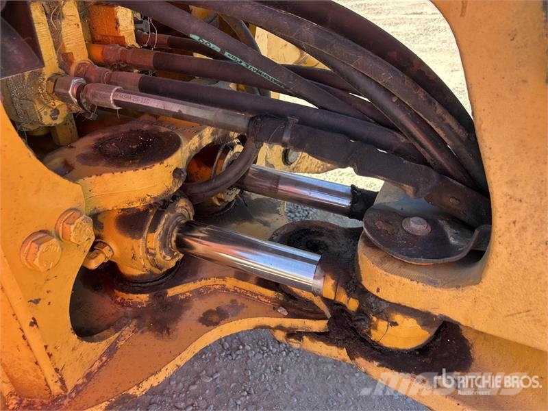 John Deere 410G Retroescavadeiras