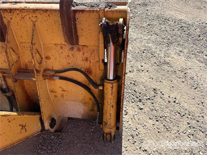 John Deere 410G Retroescavadeiras