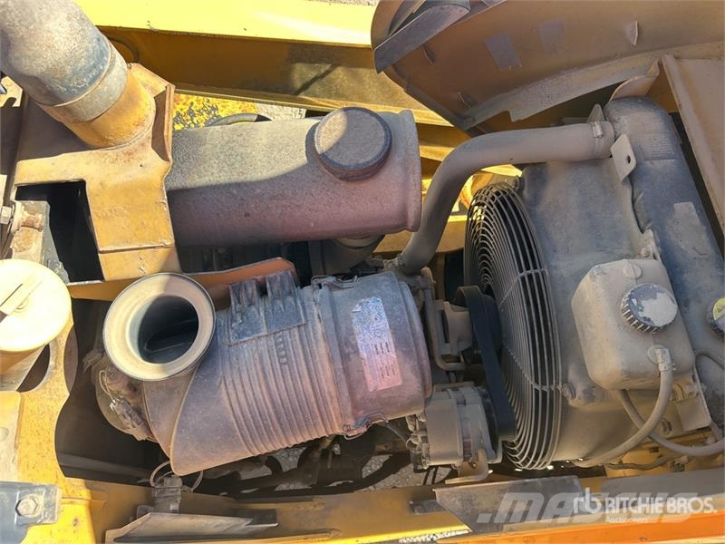 John Deere 410G Retroescavadeiras