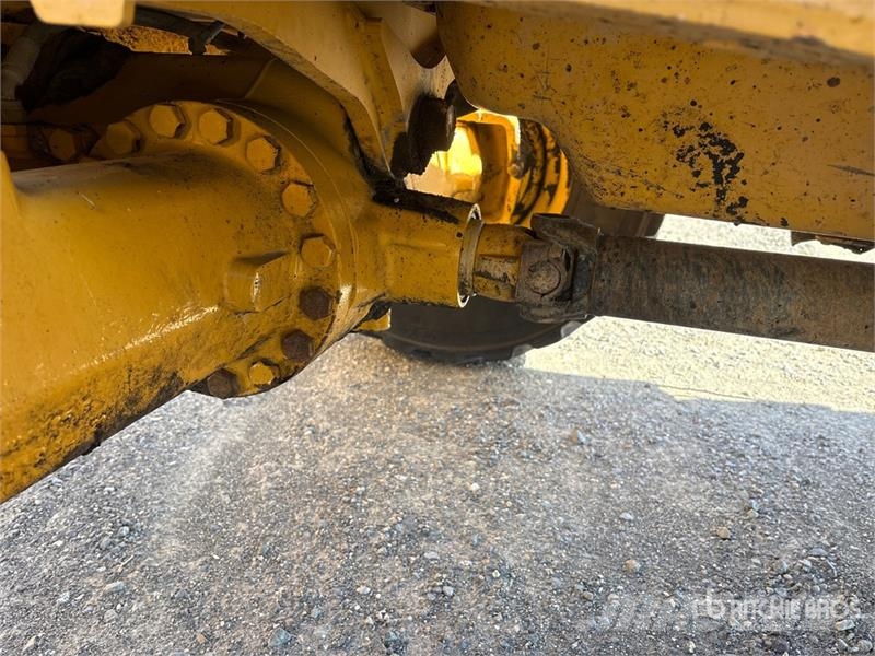 John Deere 410L لوادر ذات جرافات عكسية