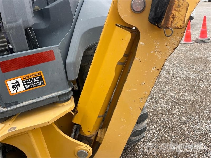 John Deere 410L Ekskavaatorlaadurid