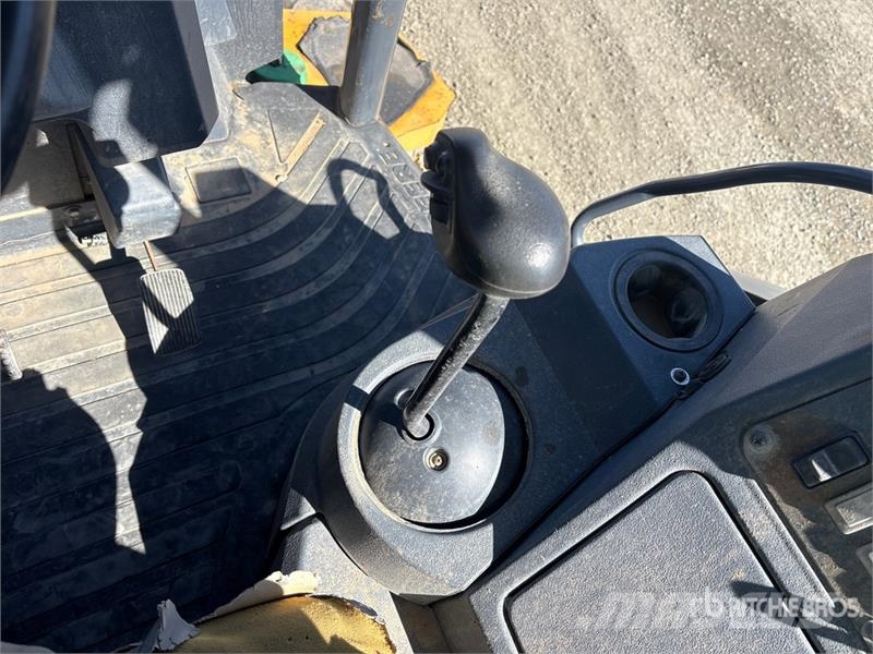 John Deere 410L لوادر ذات جرافات عكسية