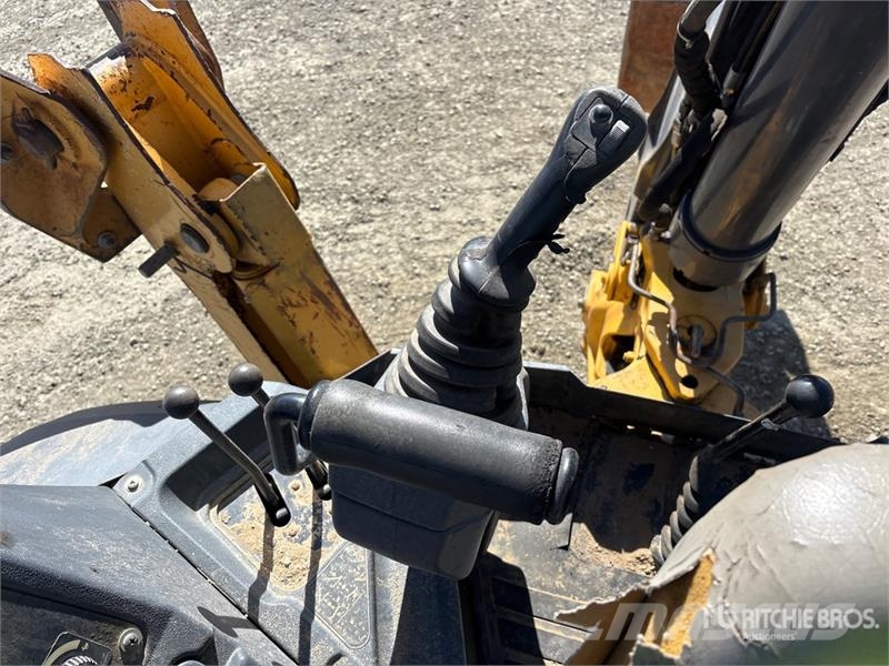 John Deere 410L لوادر ذات جرافات عكسية