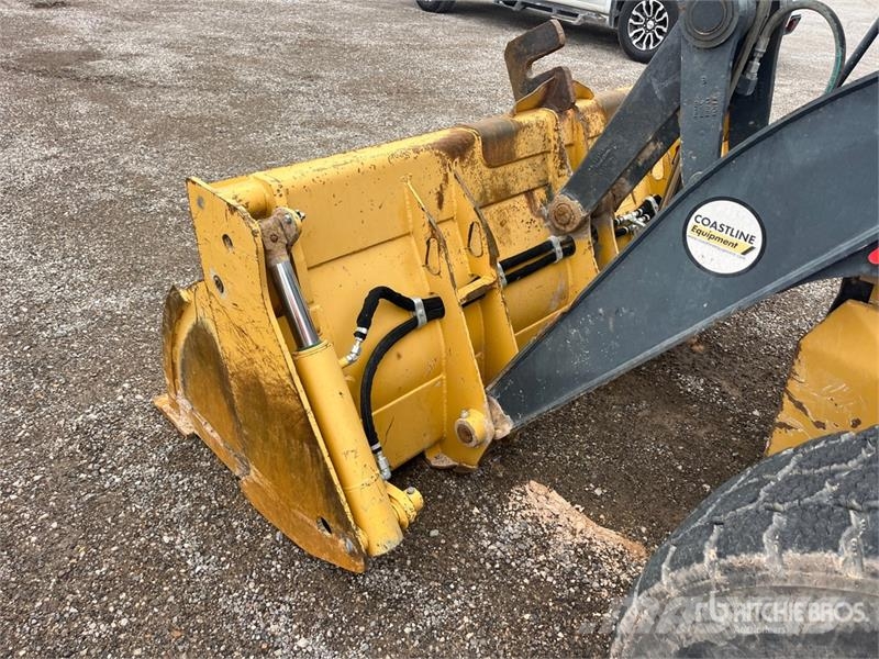 John Deere 410L Ekskavaatorlaadurid